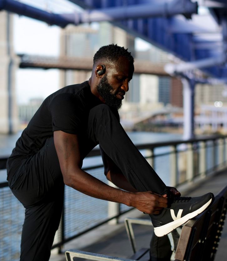 CONDOR 2 ALVEOMESH BLACK WHITE Men Veja D42FZB193 Shoes