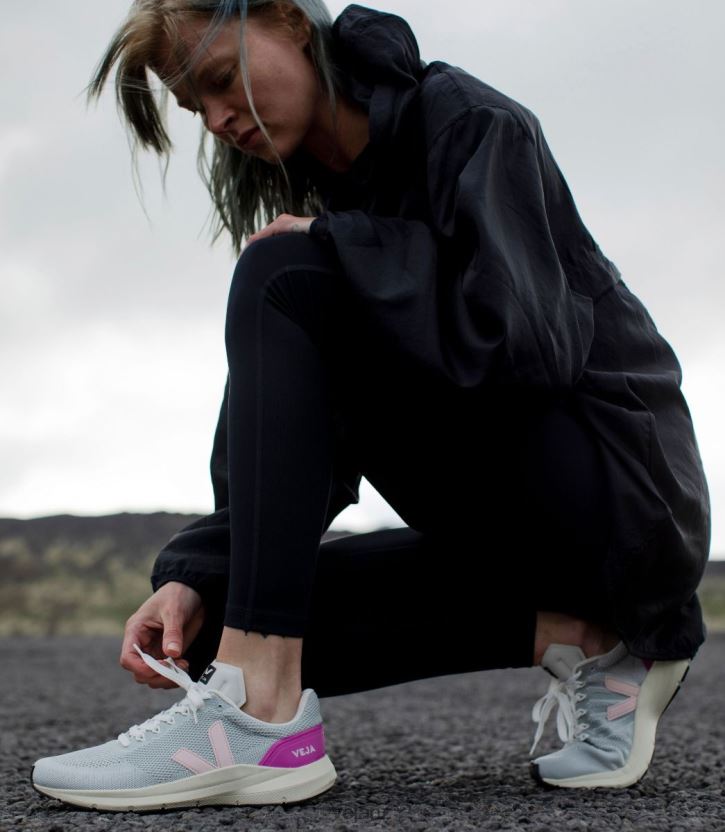 MARLIN V-KNIT CHALK BLACK ULTRAVIOLET Men Veja D42FZB211 Shoes