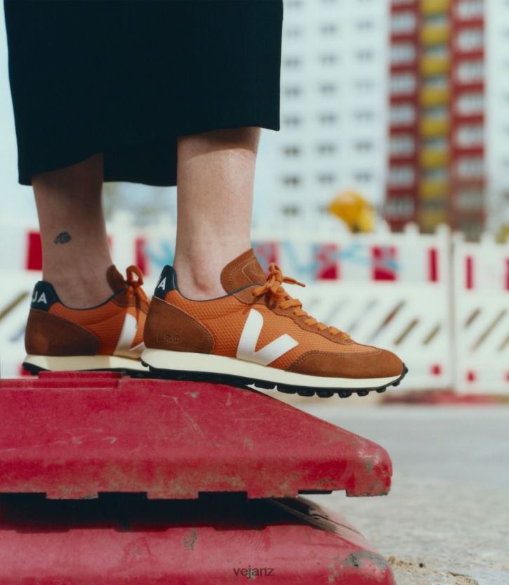 RIO BRANCO ALVEOMESH PUMPKIN WHITE Men Veja D42FZB104 Shoes